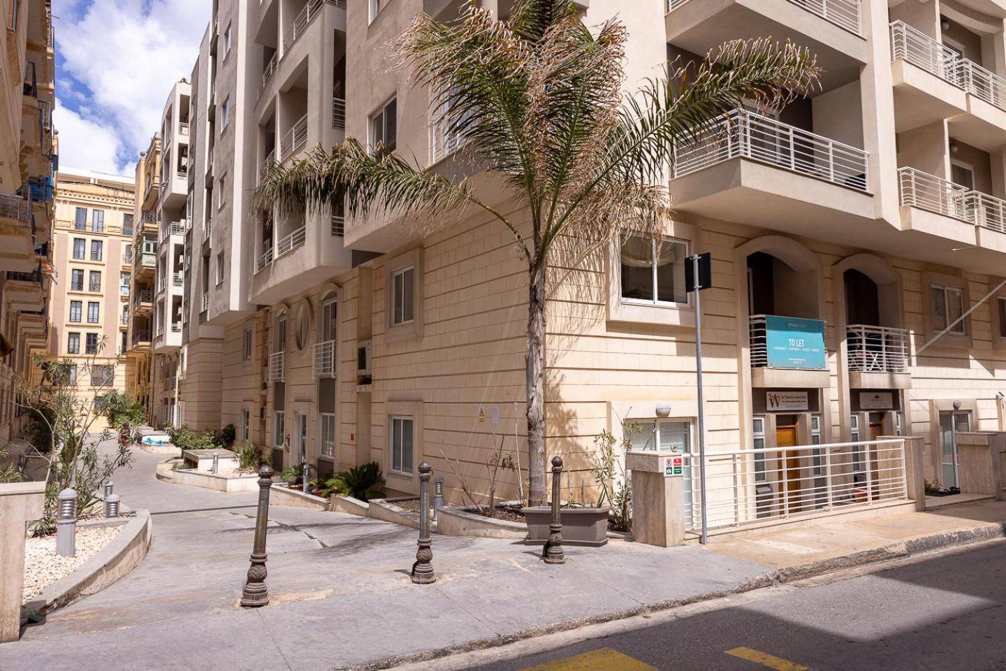 Balluta Bay Spacious - 2br * Sliema