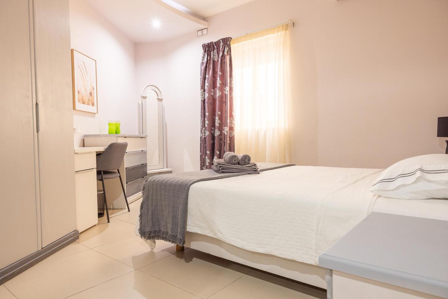 Balluta Bay Spacious - 2br Sliema