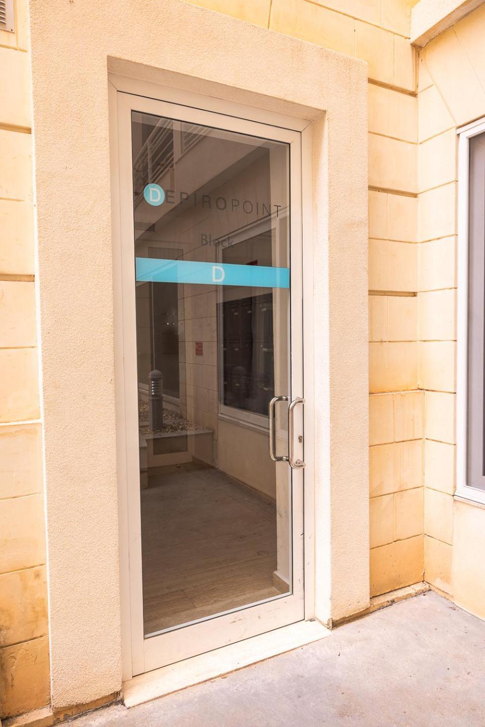 Balluta Bay Spacious - 2br
