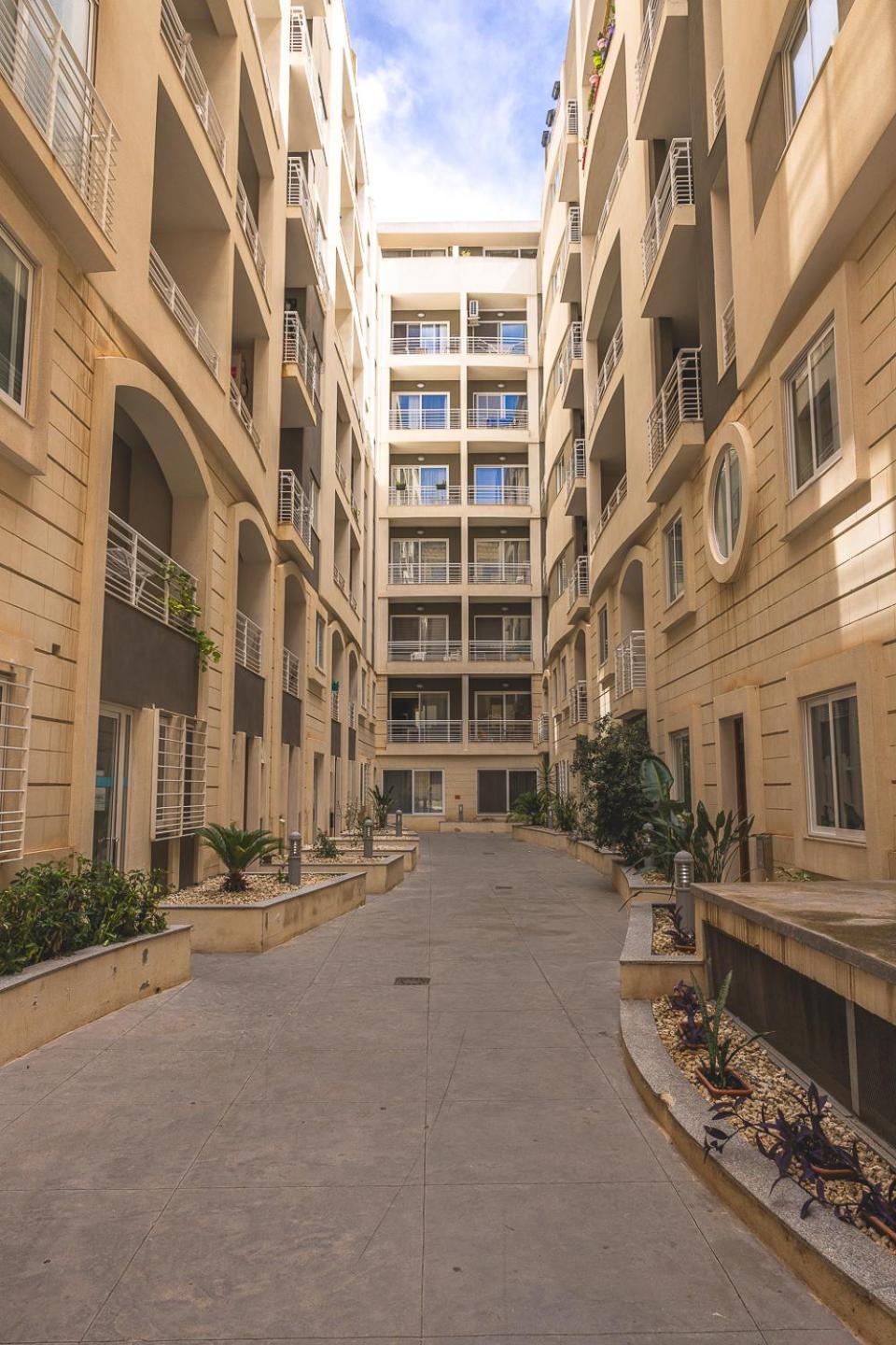 Apartment Balluta Bay Spacious - 2br Sliema