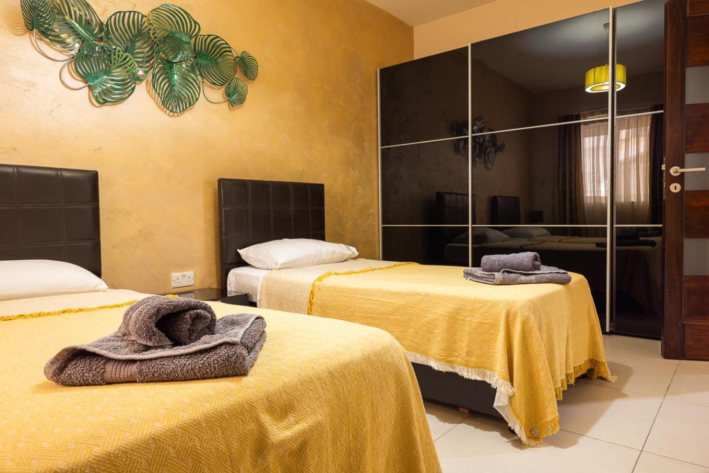 Apartment Balluta Bay Spacious - 2br